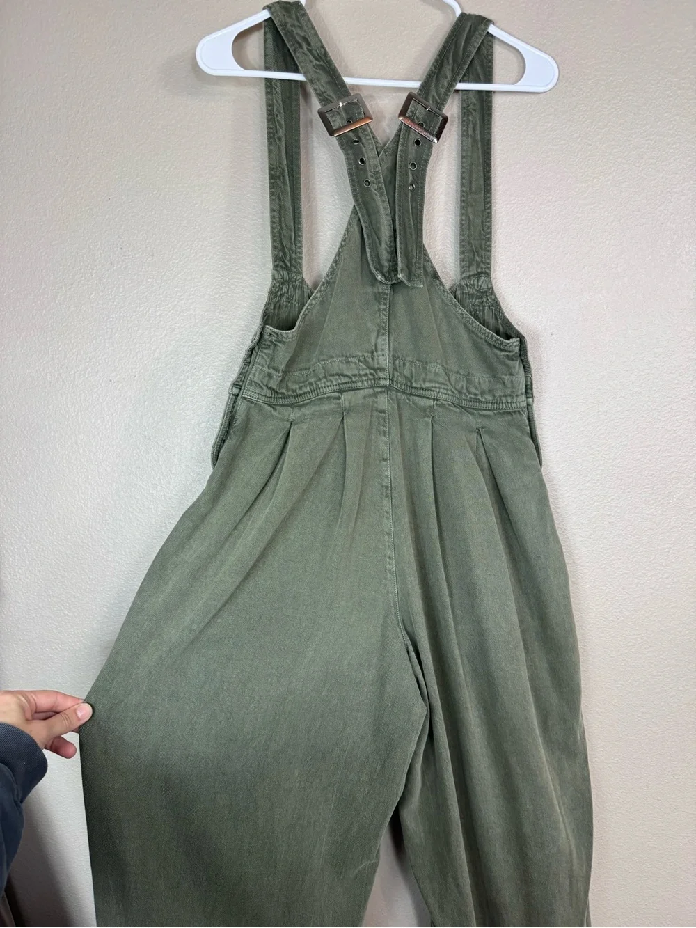 Free People Felix tapered baggy overalls dusty olive size XS D